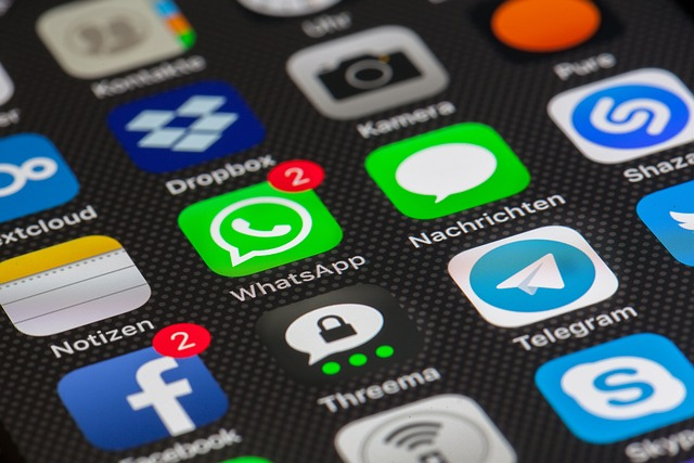 How to Create Passive Backlinks: 7 Proven Strategies for 2023 8 internet, whatsapp, smartphone